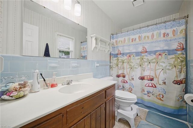 110 Bayberry LN, Yorktown, VA 23693