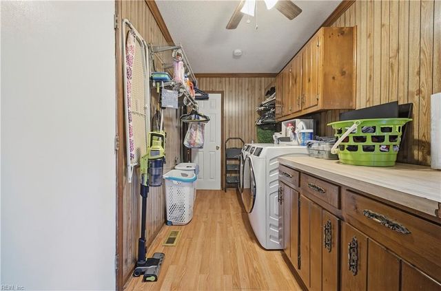 110 Bayberry LN, Yorktown, VA 23693