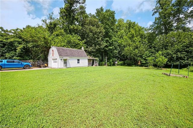 110 Bayberry LN, Yorktown, VA 23693