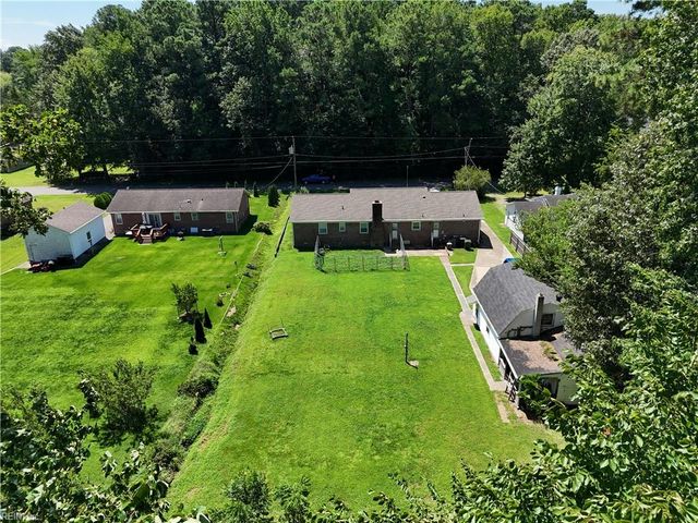 110 Bayberry LN, Yorktown, VA 23693