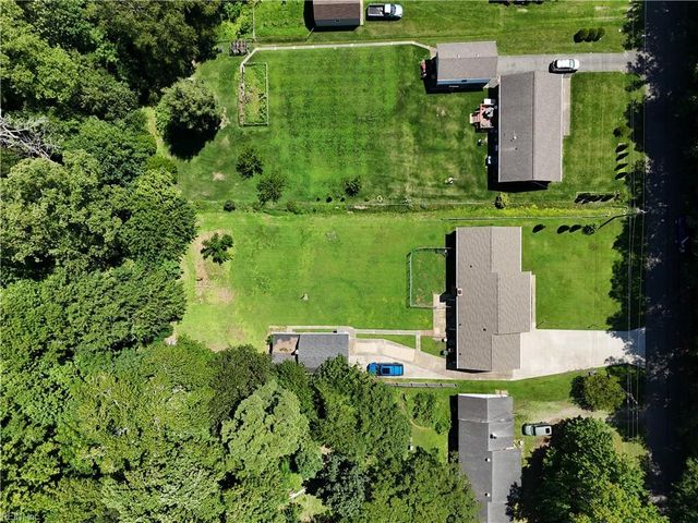 110 Bayberry LN, Yorktown, VA 23693