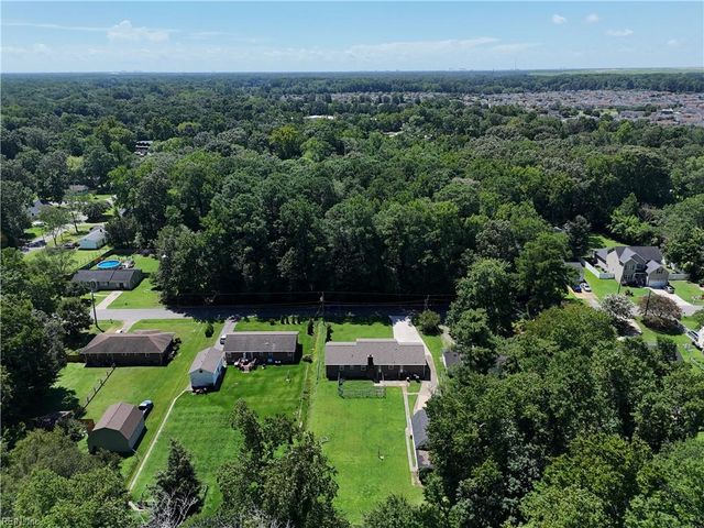 110 Bayberry LN, Yorktown, VA 23693