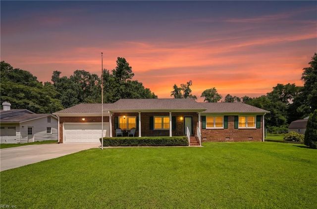 110 Bayberry LN, Yorktown, VA 23693