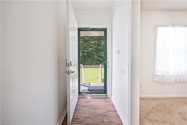 110 Bayberry LN, Yorktown, VA 23693