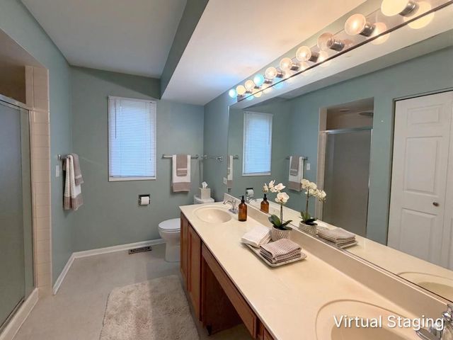 281 Governors Lane 281, Elgin, IL 60123