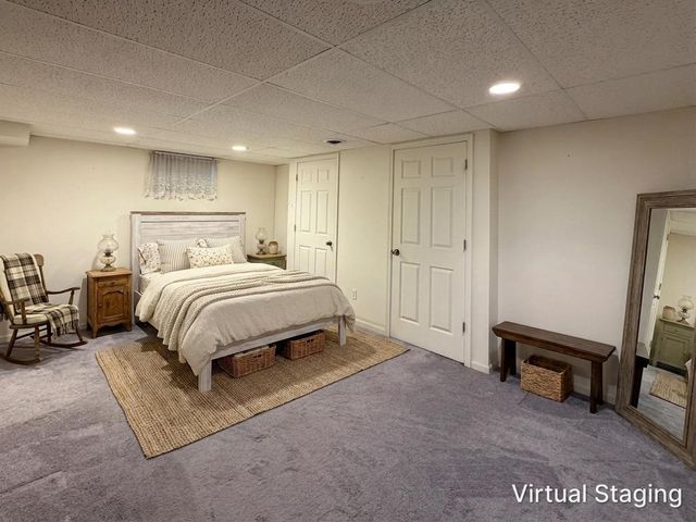 281 Governors Lane 281, Elgin, IL 60123