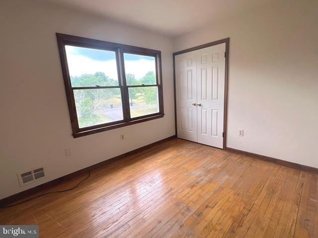 17 SHURTS RD, Flemington, NJ 08822