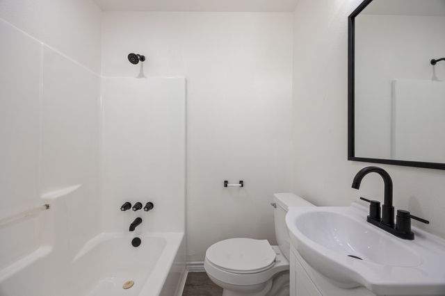 8804 County Road 3816, Athens, TX 75752