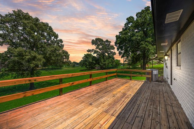 8804 County Road 3816, Athens, TX 75752
