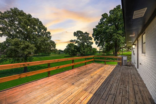 8804 County Road 3816, Athens, TX 75752