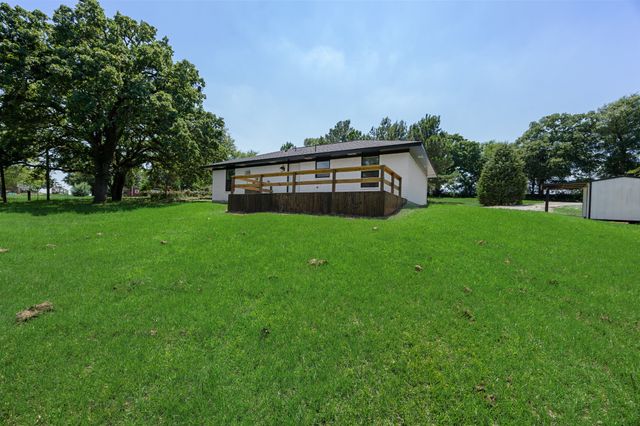 8804 County Road 3816, Athens, TX 75752