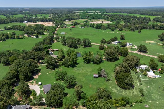 8804 County Road 3816, Athens, TX 75752