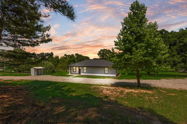 8804 County Road 3816, Athens, TX 75752