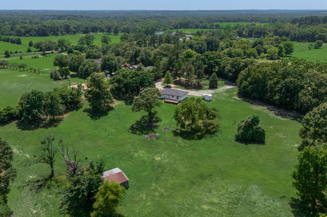 8804 County Road 3816, Athens, TX 75752