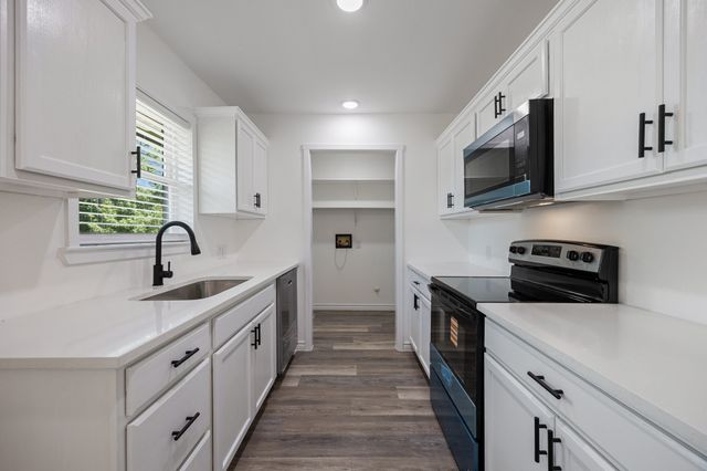 8804 County Road 3816, Athens, TX 75752