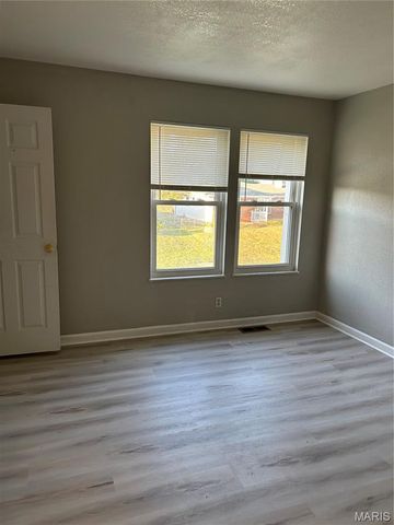 9548 Chamblin Drive, St Louis, MO 63123