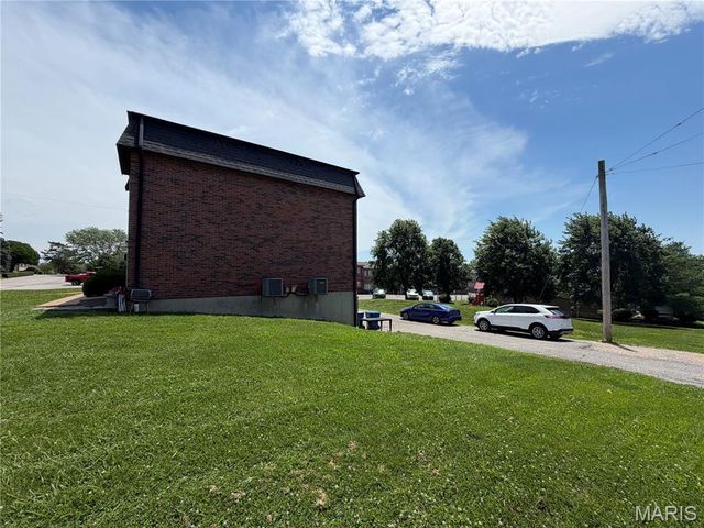 9548 Chamblin Drive, St Louis, MO 63123