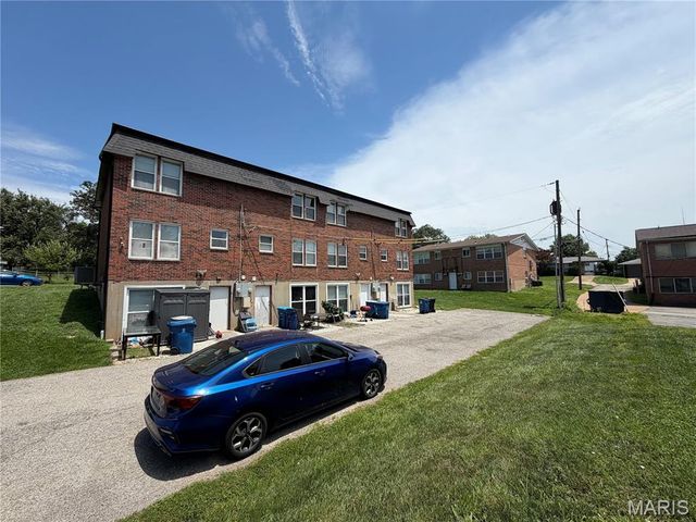 9548 Chamblin Drive, St Louis, MO 63123