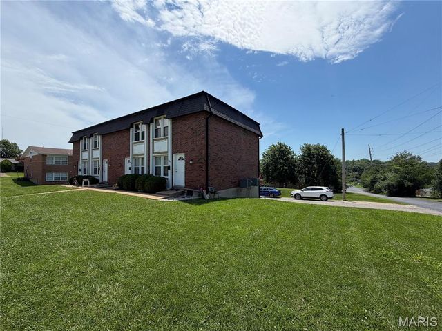 9548 Chamblin Drive, St Louis, MO 63123