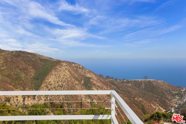 21733 Castlewood Drive, Malibu, CA 90265
