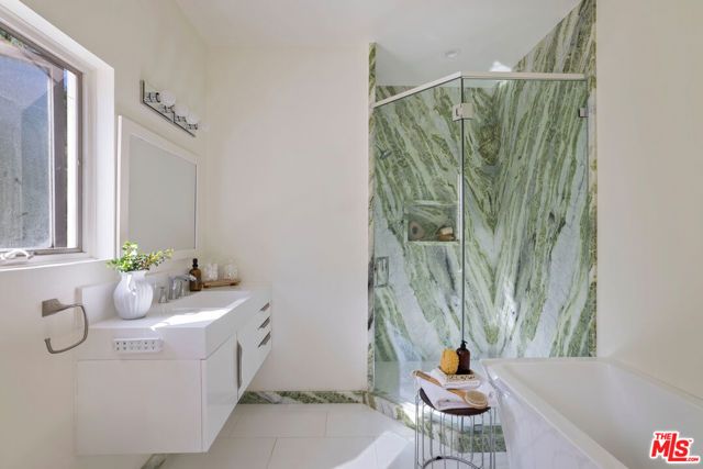 21733 Castlewood Drive, Malibu, CA 90265