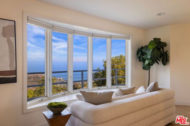 21733 Castlewood Drive, Malibu, CA 90265