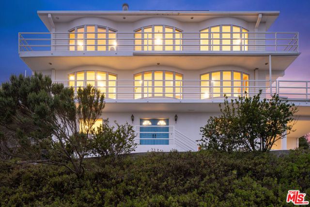 21733 Castlewood Drive, Malibu, CA 90265