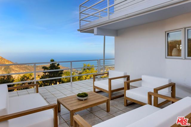 21733 Castlewood Drive, Malibu, CA 90265