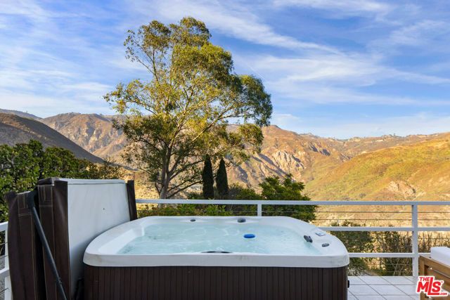 21733 Castlewood Drive, Malibu, CA 90265