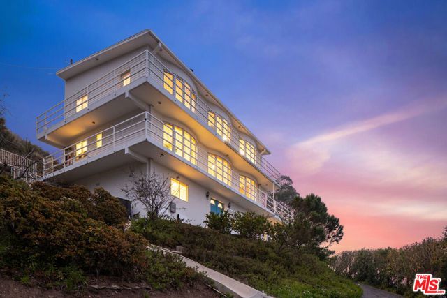 21733 Castlewood Drive, Malibu, CA 90265