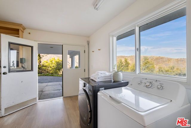 21733 Castlewood Drive, Malibu, CA 90265