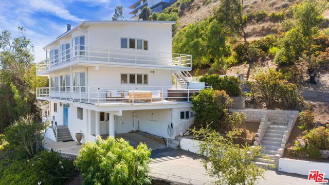 21733 Castlewood Drive, Malibu, CA 90265