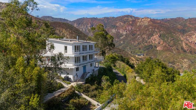 21733 Castlewood Drive, Malibu, CA 90265