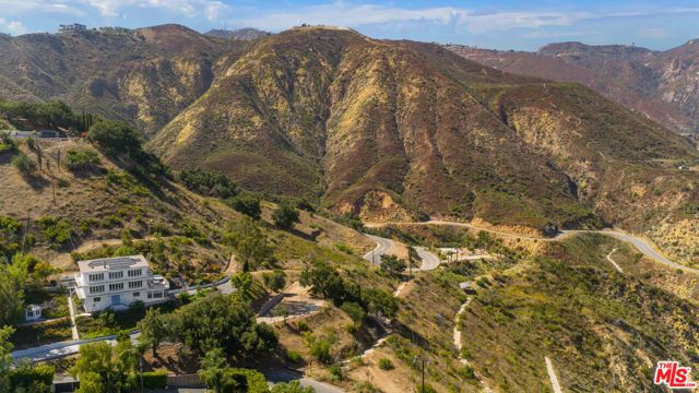 21733 Castlewood Drive, Malibu, CA 90265