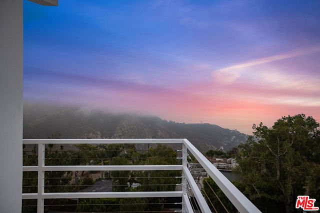 21733 Castlewood Drive, Malibu, CA 90265