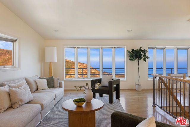 21733 Castlewood Drive, Malibu, CA 90265