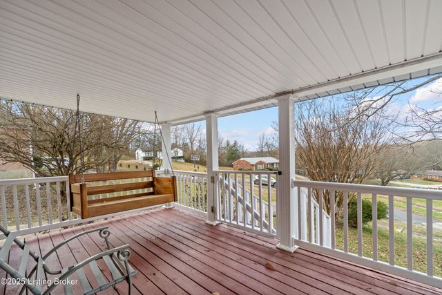 803 Taper Ct, Louisville, KY 40214