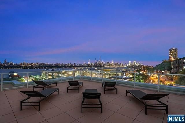 143 Old River Road 902, Edgewater, NJ 07020