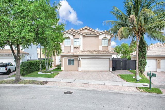 10762 NW 71st St, Doral, FL 33178