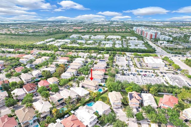 10762 NW 71st St, Doral, FL 33178