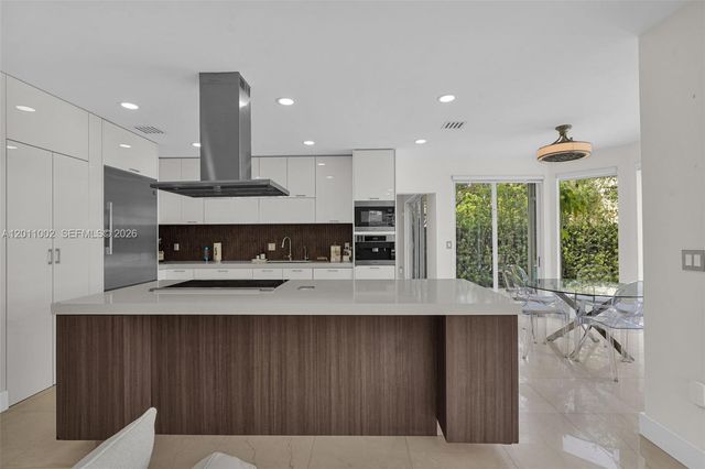 10762 NW 71st St, Doral, FL 33178
