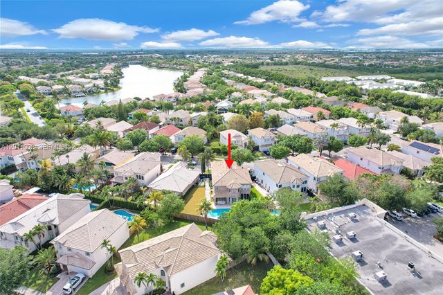 10762 NW 71st St, Doral, FL 33178