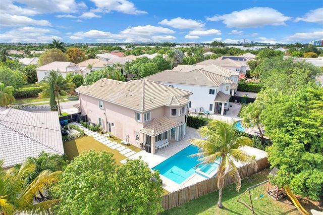 10762 NW 71st St, Doral, FL 33178