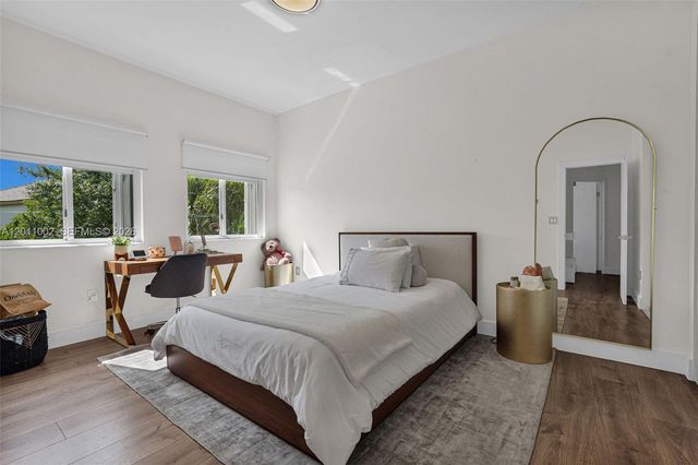 10762 NW 71st St, Doral, FL 33178