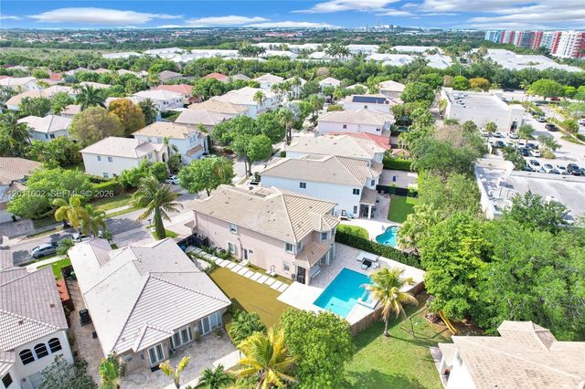 10762 NW 71st St, Doral, FL 33178