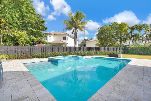 10762 NW 71st St, Doral, FL 33178