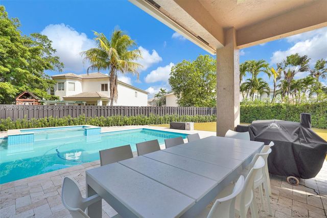 10762 NW 71st St, Doral, FL 33178