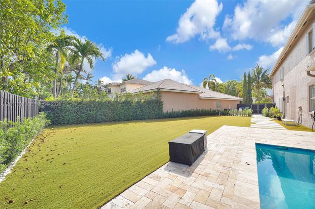 10762 NW 71st St, Doral, FL 33178