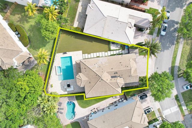 10762 NW 71st St, Doral, FL 33178