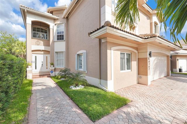 10762 NW 71st St, Doral, FL 33178